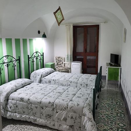 Casa Eleonora Villa Bosa Bagian luar foto